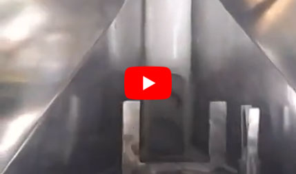 Flexible screw conveyor with Agitator